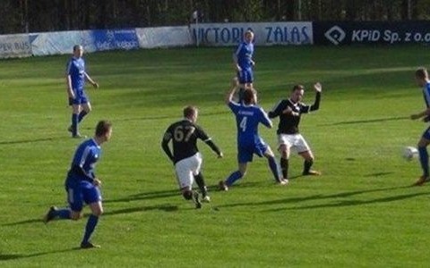 Nerwowy mecz w Gromcu