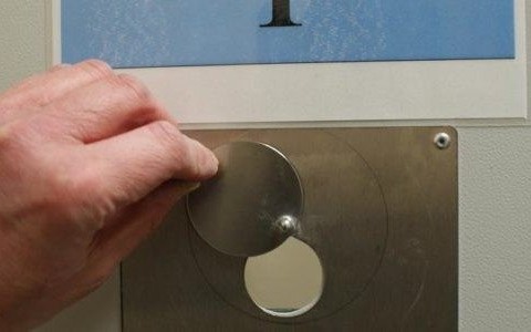 Podczas awantury wyrzucił przez okno doniczkę z konopiami indyjskimi