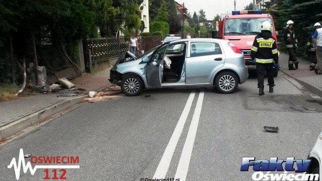 Motocyklem w ciężarówkę, osobówką w znak – FOTO