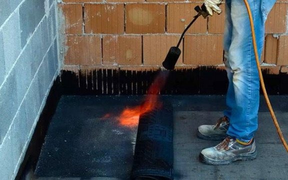 Dlaczego warto wybierać papy na pokrycie dachu?