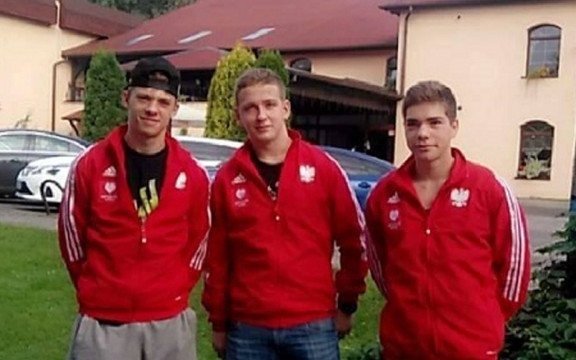 Biało-niebiescy w barwach biało-czerwonych