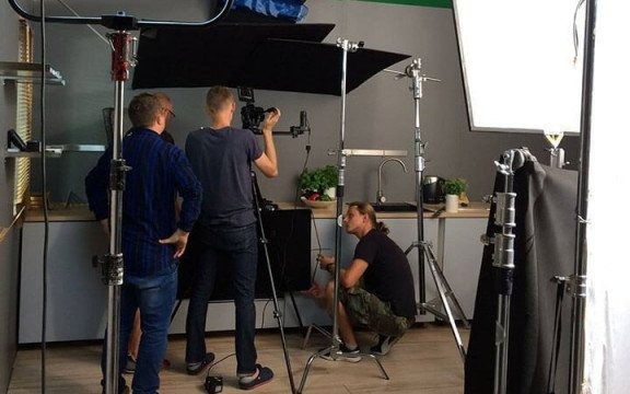 Jak długo trwa realizacja spotów reklamowych?