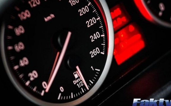 Jeden stracił „prawko” za alkohol, drugi za prędkość