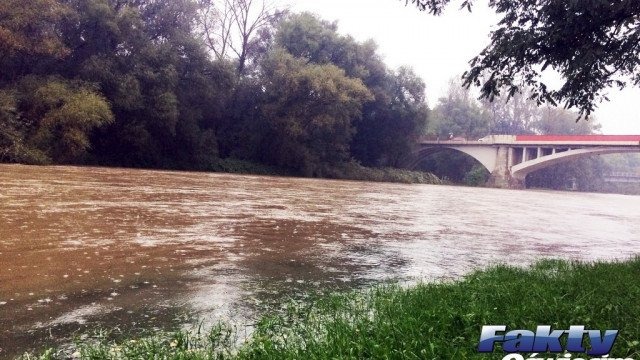 Fala dotrze do Oświęcimia około południa – FOTO
