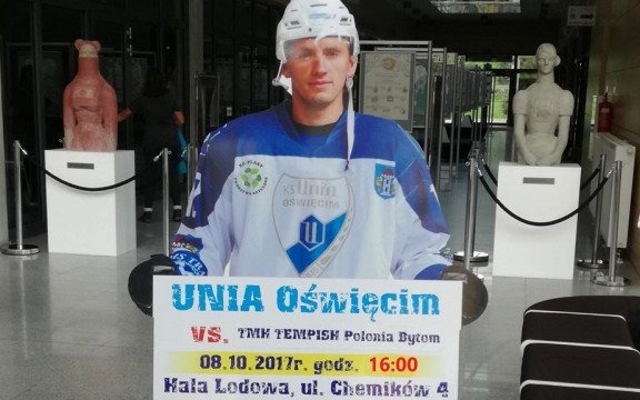 Najpierw hokej, później piłka nożna – FILM