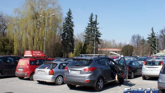 Rowerem po schodach wprost przed „elkę”