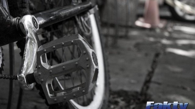 Potrącił i uciekł, bo nie ma prawa jazdy