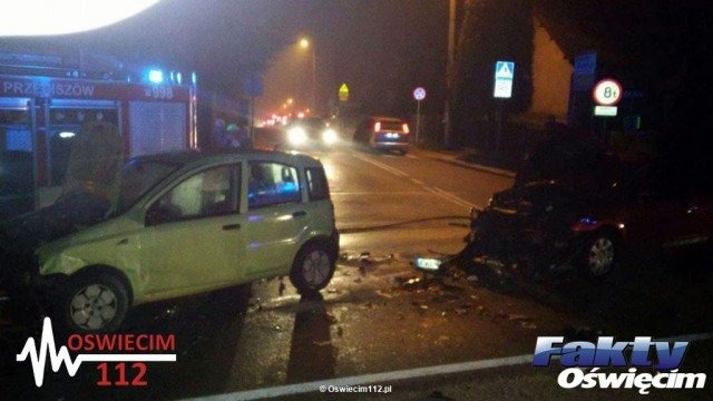 Zderzenie i zwisający kabel na krajówkach