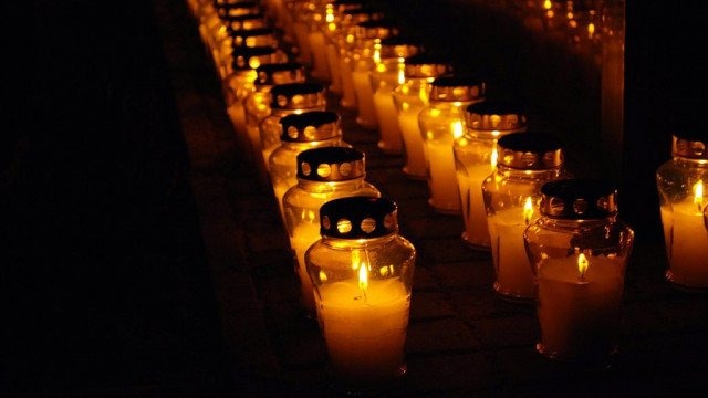 Miesięcznice smoleńskie – patriotyzm czy populizm?