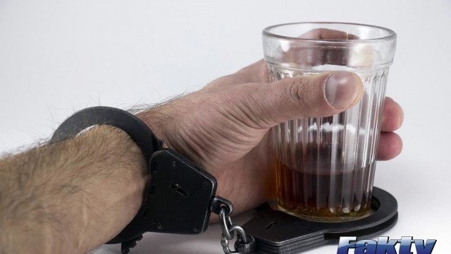 Z dwoma promilami wpadł na policjanta