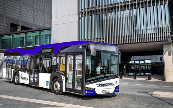 Biało-niebieskie zamiast żółto-czerwonych – FOTO