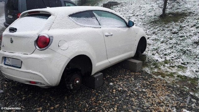 Trzeba pilnować samochodowych kół – FOTO