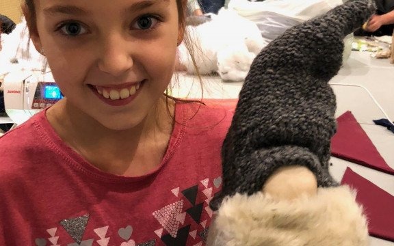 Szyli skrzaty dla Mikołaja – FOTO