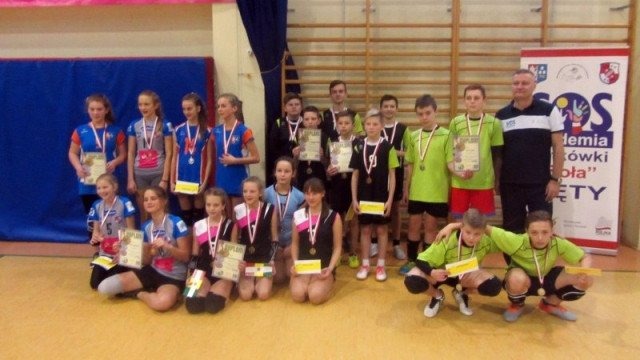 Świąteczny Turniej Kęckiej Akademii Siatkówki – FOTO