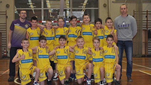 Najmłodsze niedźwiedzie dobrze zagrały w turnieju