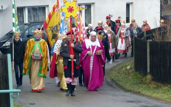 Orszak Trzech Króli przeszedł ulicami Włosienicy – FOTO