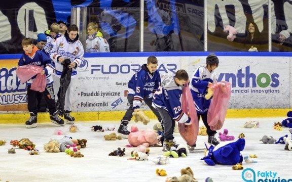 Na piątkowy mecz przyjdźcie koniecznie z pluszakami