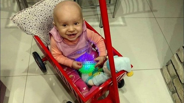 Ala (zza miedzy) potrzebuje pomocy. Darek i Robert przenoszą dla niej góry