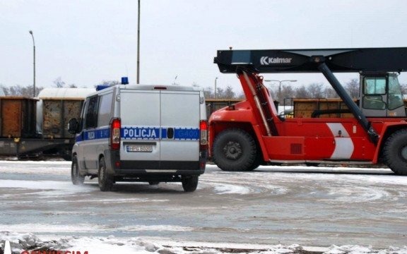 Wagon zmiażdżył palce pracownikowi