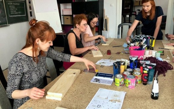 Kobiety pokazały, że potrafią tworzyć półki – FILM, FOTO