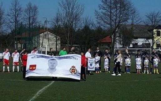 Korona upamiętniła swojego zawodnika i urwała punkt mistrzowi jesieni