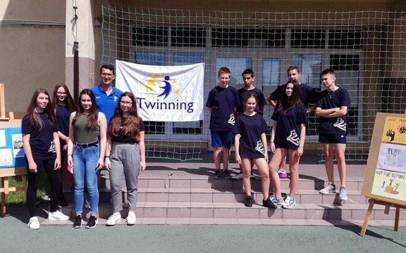 Uczniowie z ZSO w Zatorze w siódemce najlepszych