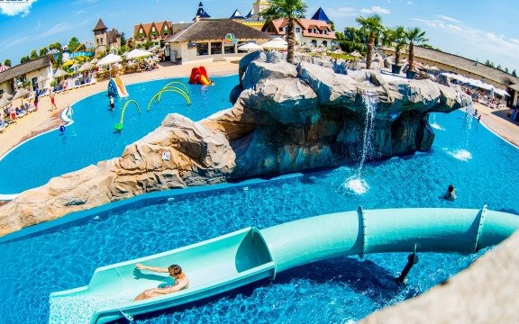 Otwarcie największego odkrytego parku wodnego w Polsce – FILM, FOTO