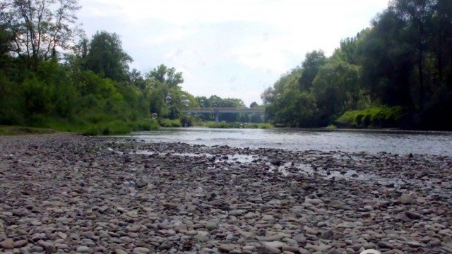 Pochmurno, miejscami deszczowo