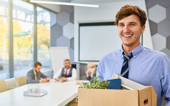 Zmiana pracy – jak nie wpaść z deszczu pod rynnę?