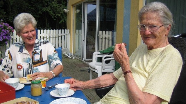 W powiecie mamy trzech stulatków