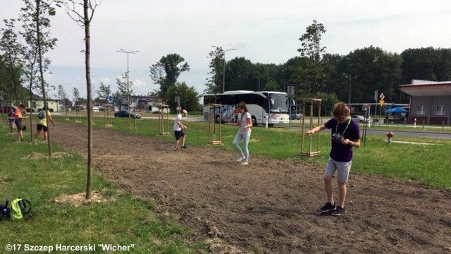 Kwiatowa łąka dla pszczół od harcerzy – FOTO