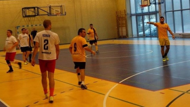 Wyniki siódmej kolejki piłkarskiej ligi amatorskiej w Brzeszczach