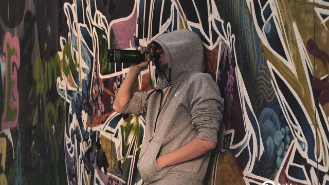 Ma kłopoty, bo sprzedała piwo małolatom