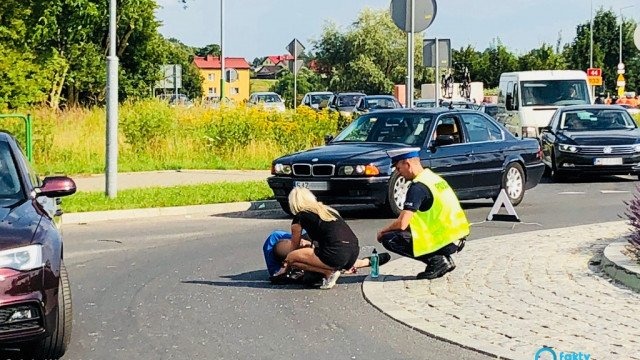 Ranny rowerzysta trafił do szpitala – FOTO