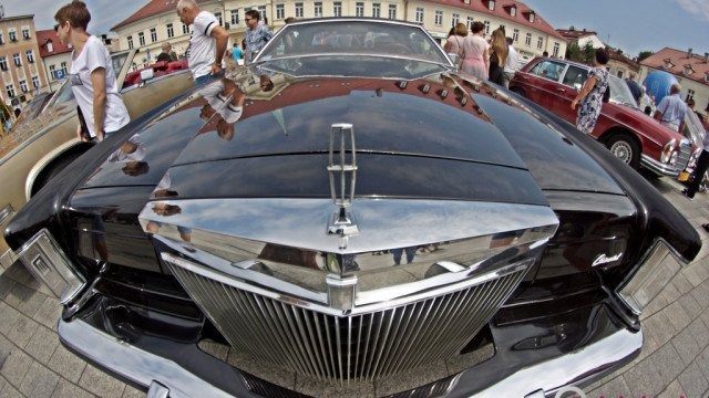 Pojazdy z ubiegłego wieku w sercu Oświęcimia – FOTO