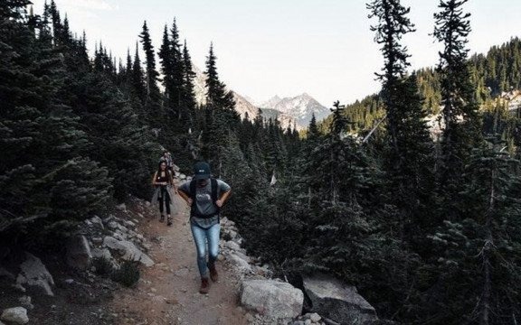 Wybór butów trekkingowych – co wziąć pod uwagę przed zakupem?