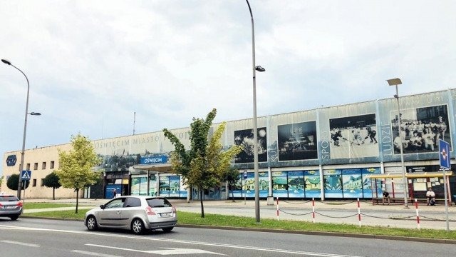 Nowy dworzec kolejowy w Oświęcimiu – FOTO