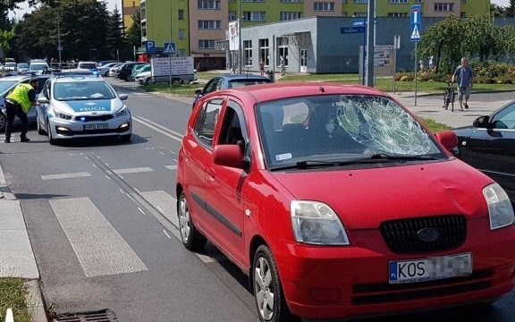 Kia potrąciła seniora na przejściu – FOTO