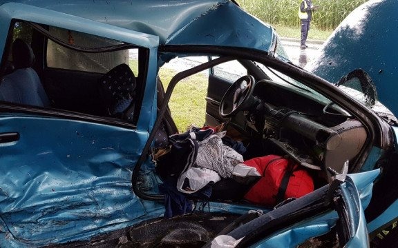 Trzy ranne osoby w zderzeniu dwóch samochodów – FOTO