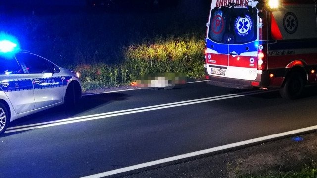 Zginął na drodze, bo nie miał świateł – FOTO