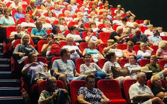 Sala kinowa pękała w szwach – FILM, FOTO