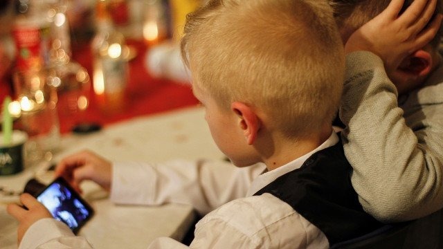 Jak skonfigurować telefon dla dziecka?