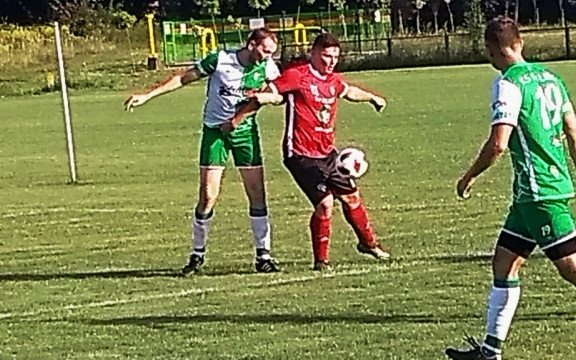 Wysoka wygrana LKS Rajsko w wyrównanym meczu