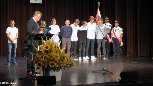 Pływacy z powiatowej Dwójki nagrodzeni Medalem Miasta Oświęcim