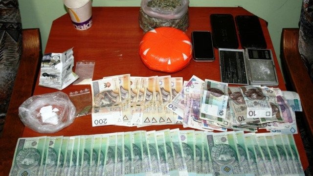 Diler za kratkami. Policjanci znaleźli ponad kilogram amfetaminy