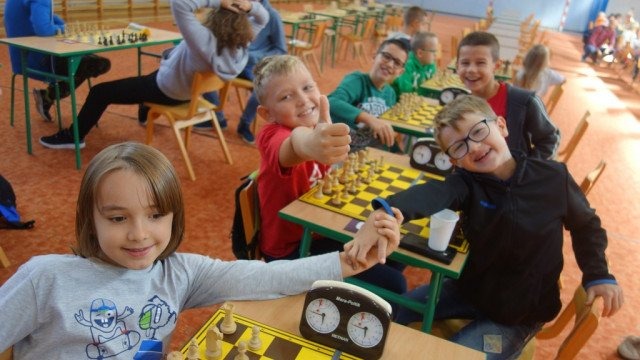 Blisko 100 osób zagrało w królewską grę – FOTO