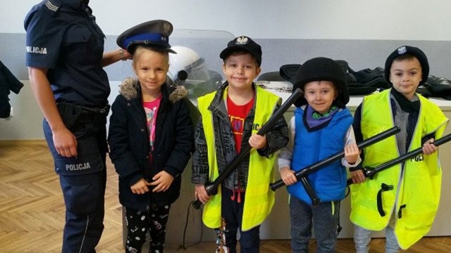 Przedszkolaki z wizytą w komendzie – FOTO