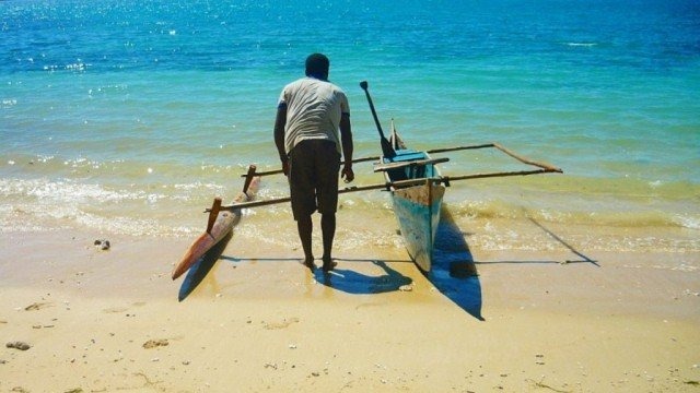 Rum, łapówki i klątwa kameleona