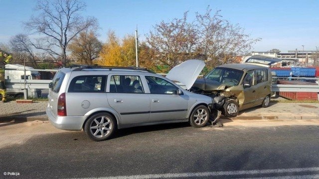 Pogoda (niestety) sprzyja zdarzeniom drogowym – FOTO