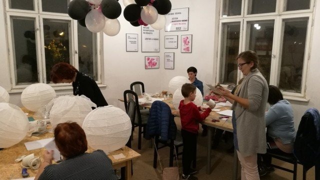 Niepowtarzalne lampy powstały w pracowni – FOTO